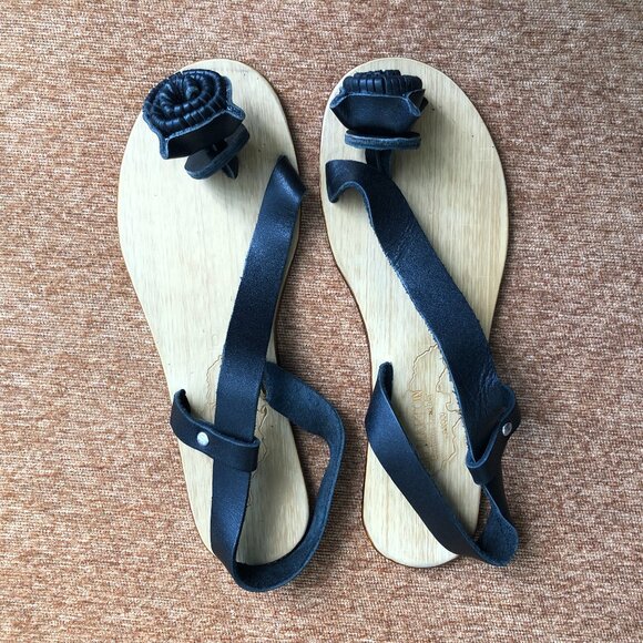 El Marton Half Moon Lili Sandal - Picture 3 of 9